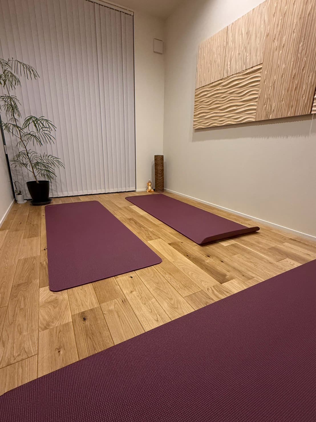 ヨガマットのある室内